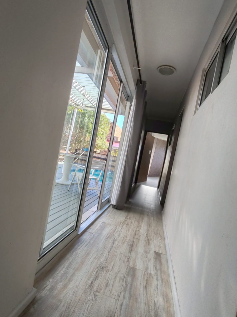 3 Bedroom Property for Sale in De Kelders Western Cape